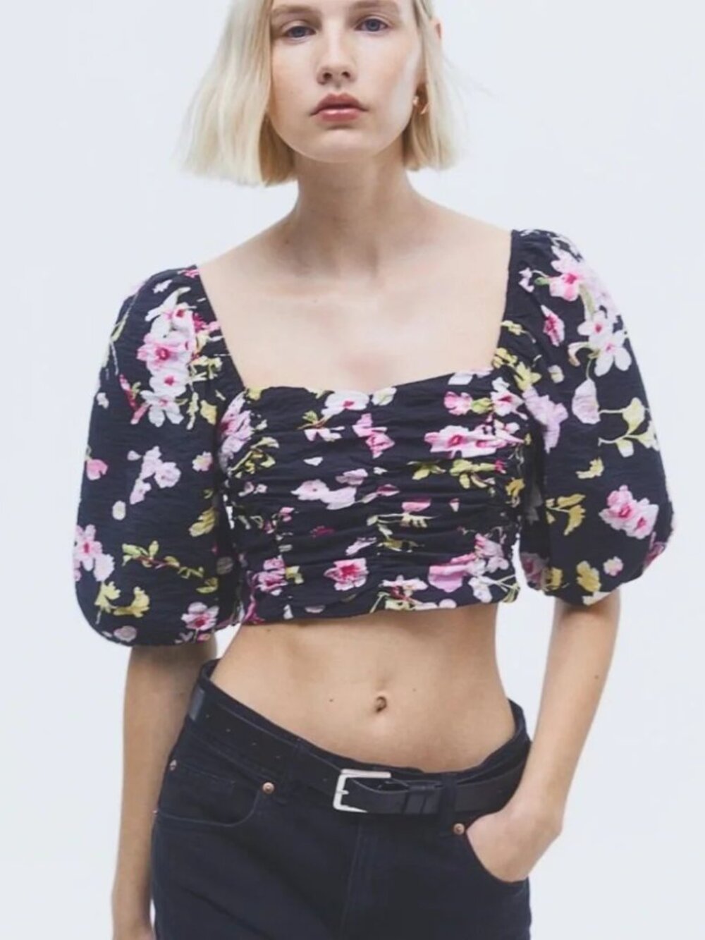 NWT ** H&M Puff Sleeve Black Floral Print Crop Top ** Size L